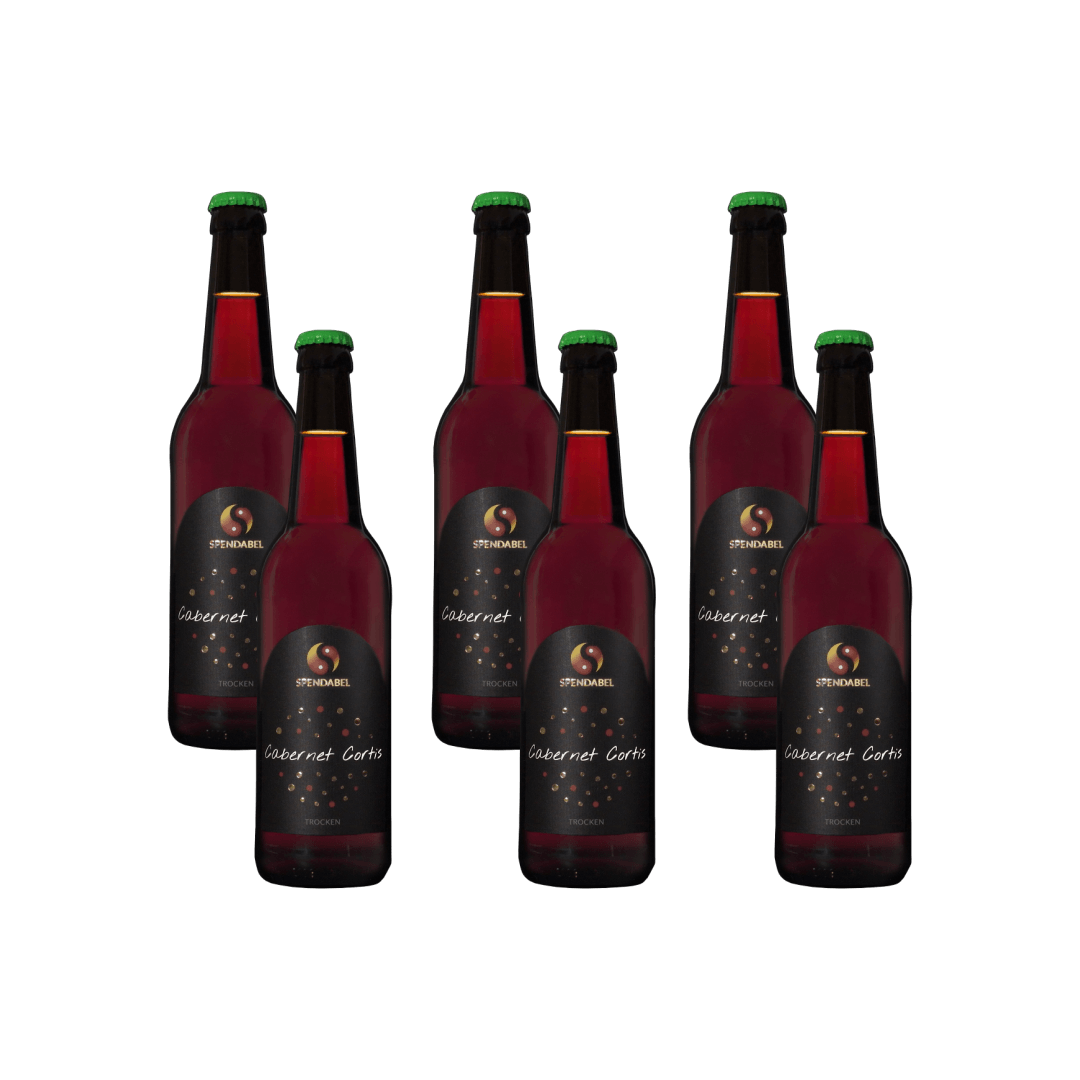 6 mal Cabernet Cortis VDP Ortswein aus ökologischem Anbau trocken 2021 in 0,5 Liter Bierflaschen ohne Hintergrund