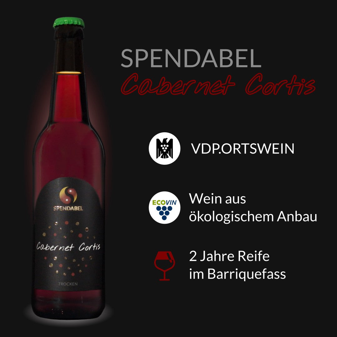 Cabernet Cortis VDP Ortswein aus ökologischem Anbau trocken 2021 in einer 0,5 Liter Bierflasche auf schwarzem Hintergrund