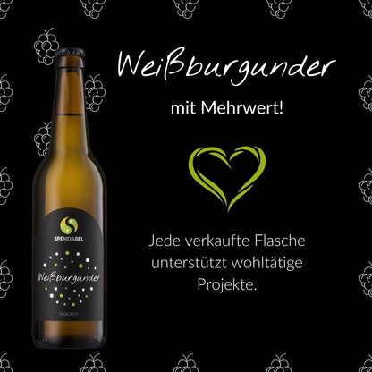 Soziales Engagement von SPENDABEL: Illustration mit grünem Herz-Icon und dem Text „Weißburgunder mit Mehrwert“. Jede verkaufte Flasche unterstützt automatisch wohltätige Projekte.